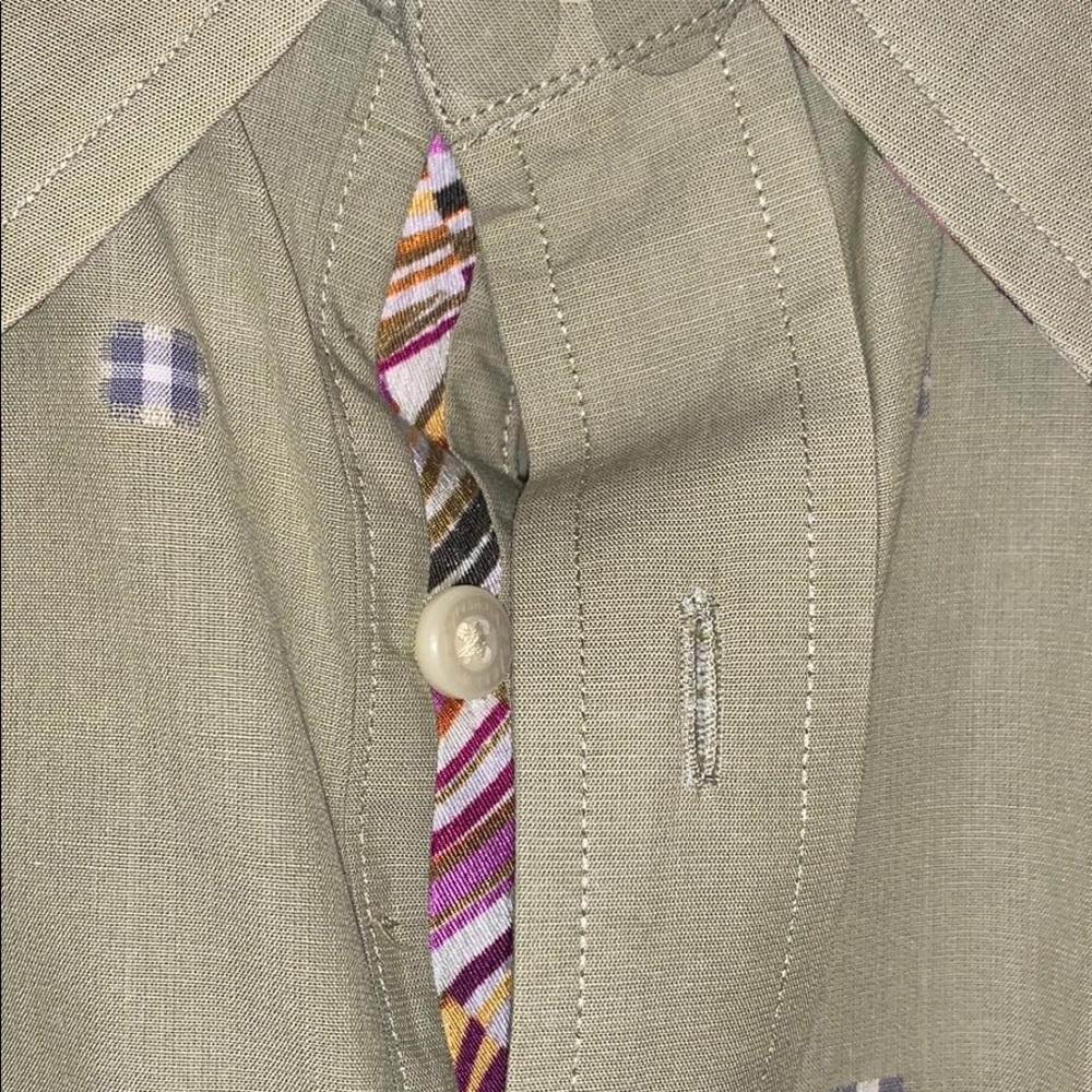 Button down - Picture 2 of 10